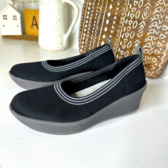 Clarks Cloudsteppers Cushion Soft Black Slip-On Wedge Shoes - Size 8 - Picture 1 of 8